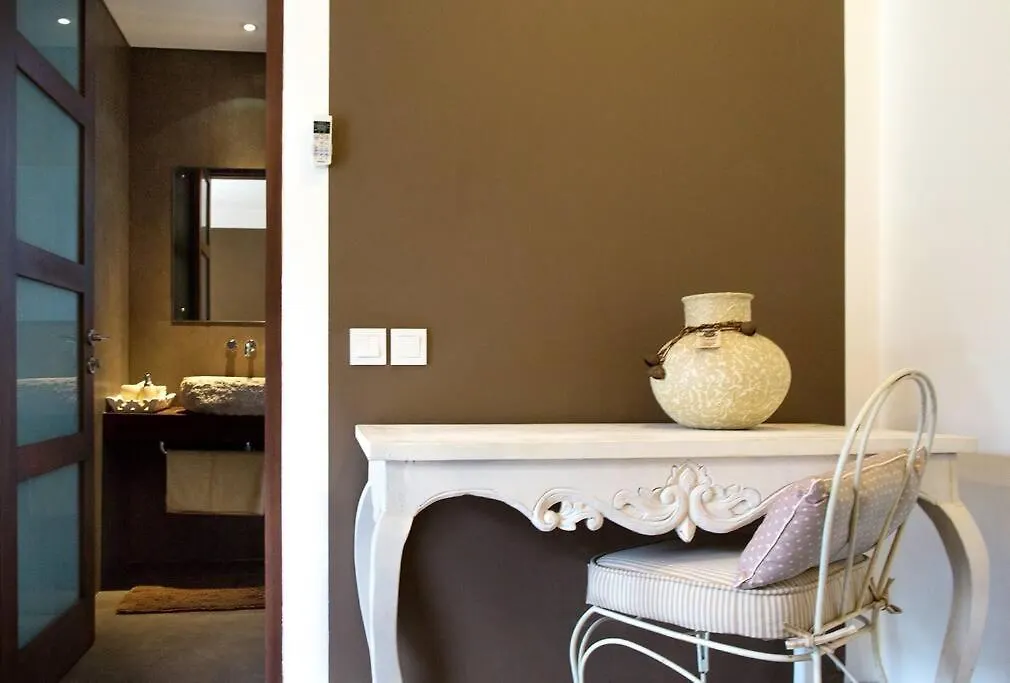 Villa Coklat 3Bdr. Drupadi Seminyak 0*, Семиньяк