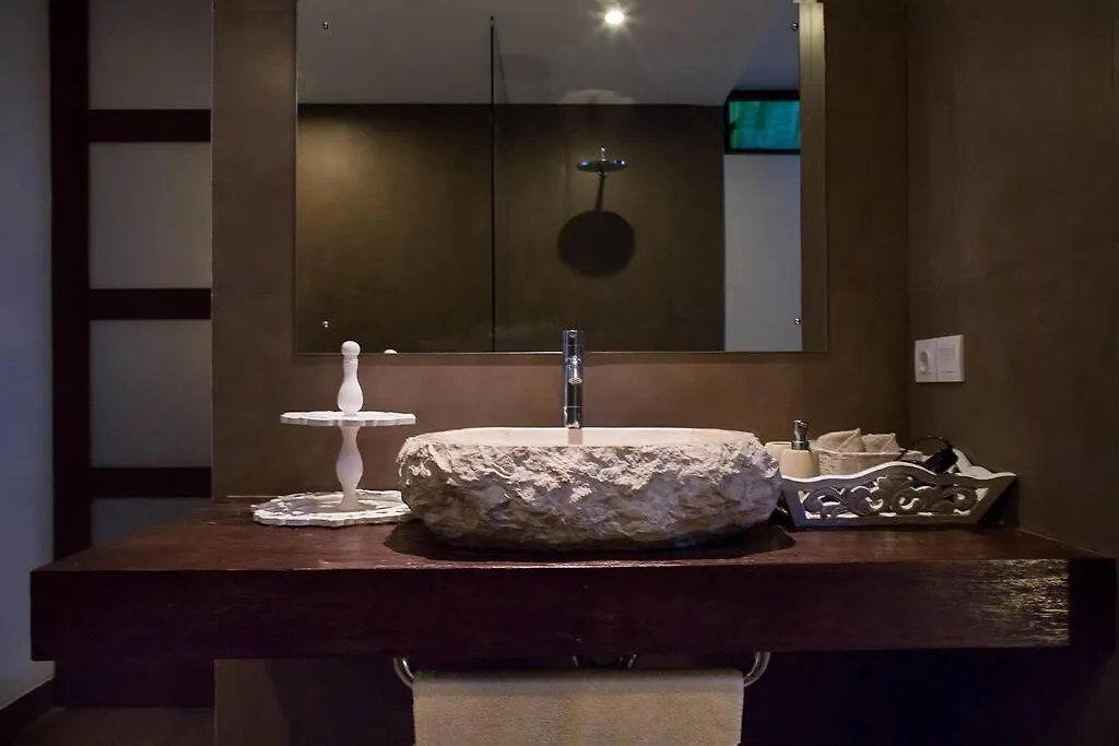 Villa Coklat 3Bdr. Drupadi Seminyak