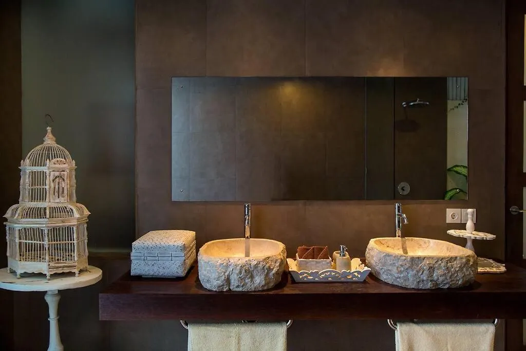 Villa Coklat 3Bdr. Drupadi Seminyak